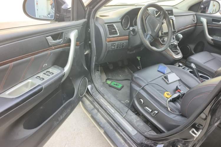 Used Haval H6 2015 Revised Version Sport Edition 1.5T Manual Transmission Two-Wheel Drive Elite Grade Driver Seat
