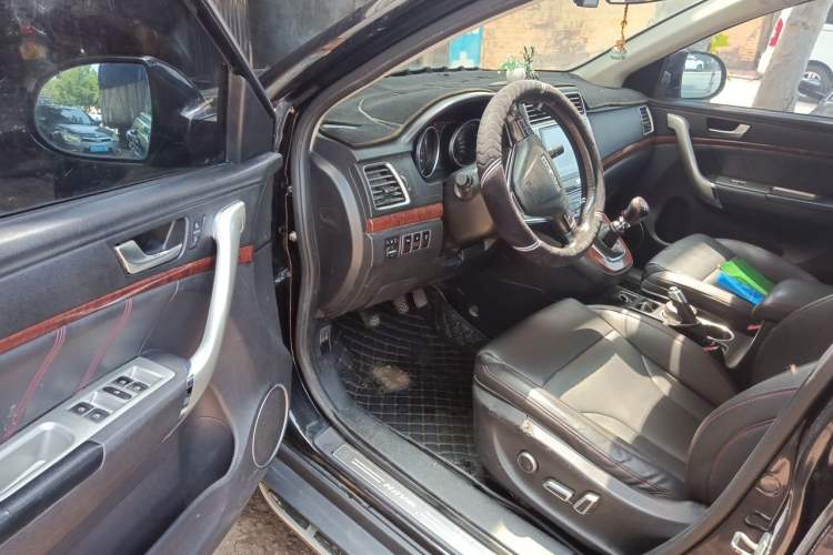 Used Haval H6 2015 Revised Version Sport Edition 1.5T Manual Transmission Two-Wheel Drive Elite Grade Driver Seat