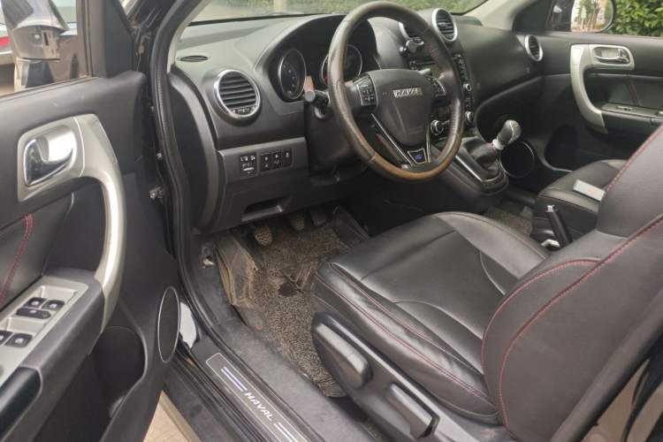 Used Haval H6 2015 Upgraded Model 1.5T Manual Two-Wheel Drive Elite Version Driver Seat