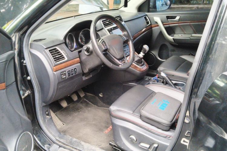 Used Haval H6 2015 Revised Version Sport Edition 1.5T Manual Transmission Two-Wheel Drive Elite Grade Driver Seat