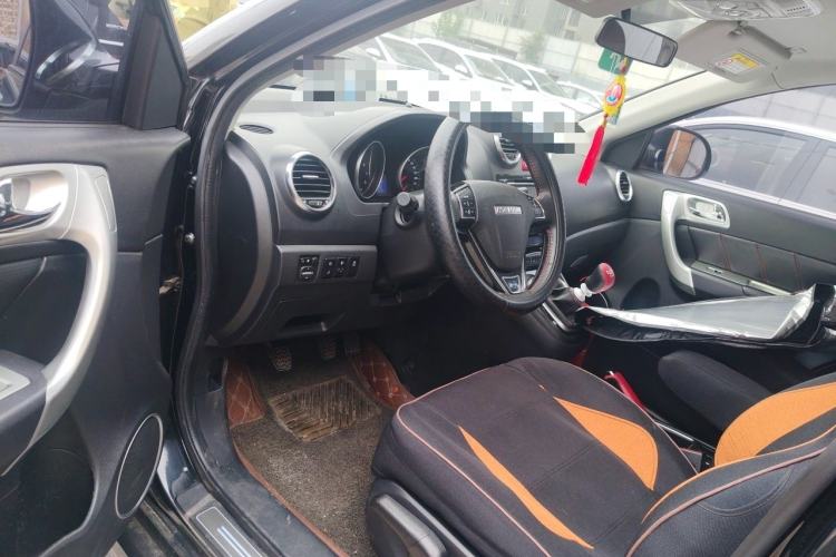 Used Haval H6 2015 Upgraded Model 1.5T Manual Two-Wheel Drive Elite Version Driver Seat