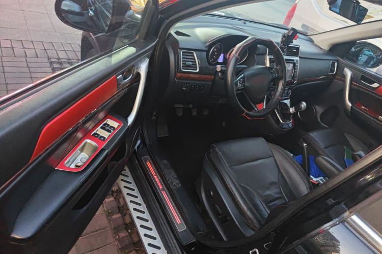 Used Haval H6 2015 Sport Edition 1.5T Manual Two-Wheel Drive Elite Model Driver Seat