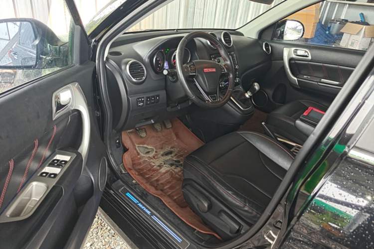 Used Haval H6 2015 Upgraded Model 1.5T Manual Two-Wheel Drive Elite Version Driver Seat
