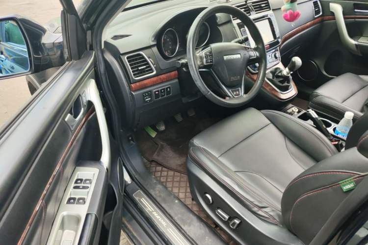 Used Haval H6 2015 Revised Version Sport Edition 1.5T Manual Transmission Two-Wheel Drive Elite Grade Driver Seat