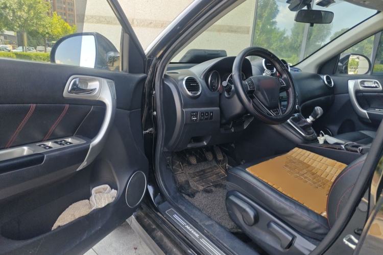 Used Haval H6 2015 Upgraded Model 1.5T Manual Two-Wheel Drive Elite Version Driver Seat