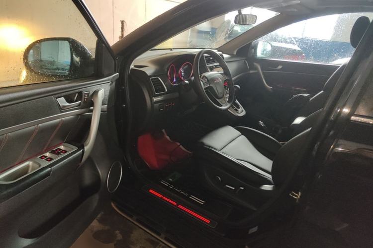 Used Haval H6 2015 Sport Edition 1.5T Automatic Two-Wheel Drive Luxury Model Driver Seat