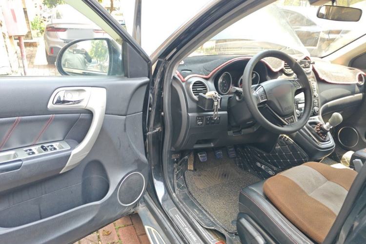 Used Haval H6 2015 Upgraded Model 1.5T Manual Two-Wheel Drive Elite Version Driver Seat