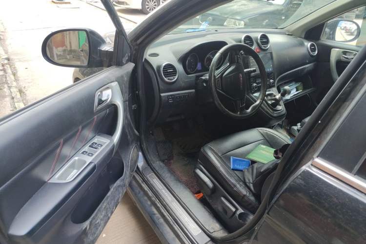 Used Haval H6 2015 Upgraded Model 1.5T Manual Two-Wheel Drive Elite Version Driver Seat