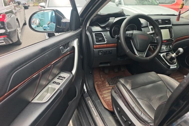Used Haval H6 2015 Upgraded Model 1.5T Manual Two-Wheel Drive Prestige Version Driver Seat