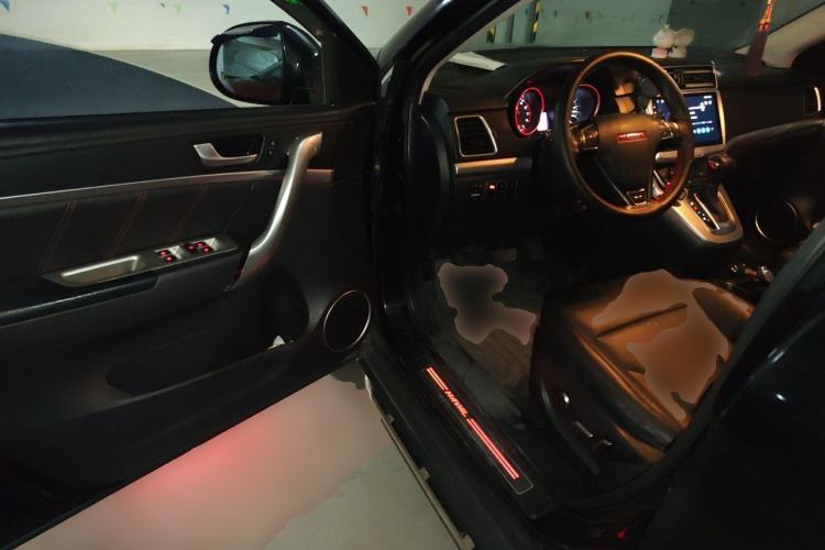 Used Haval H6 2015 Sport Edition 1.5T Automatic Two-Wheel Drive Luxury Model Driver Seat