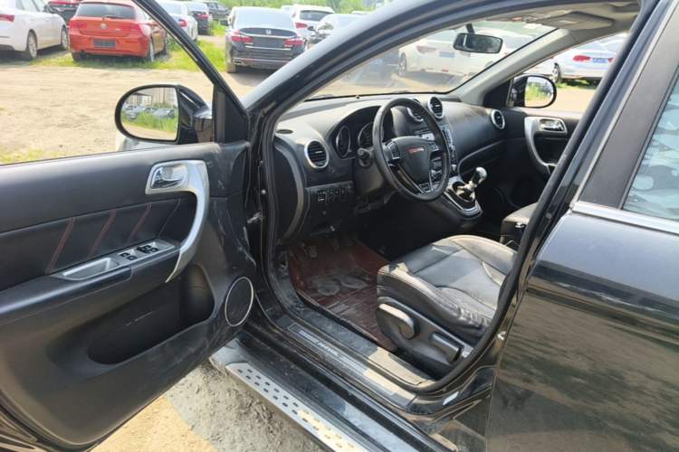 Used Haval H6 2015 Upgraded Model 1.5T Manual Two-Wheel Drive Elite Version Driver Seat