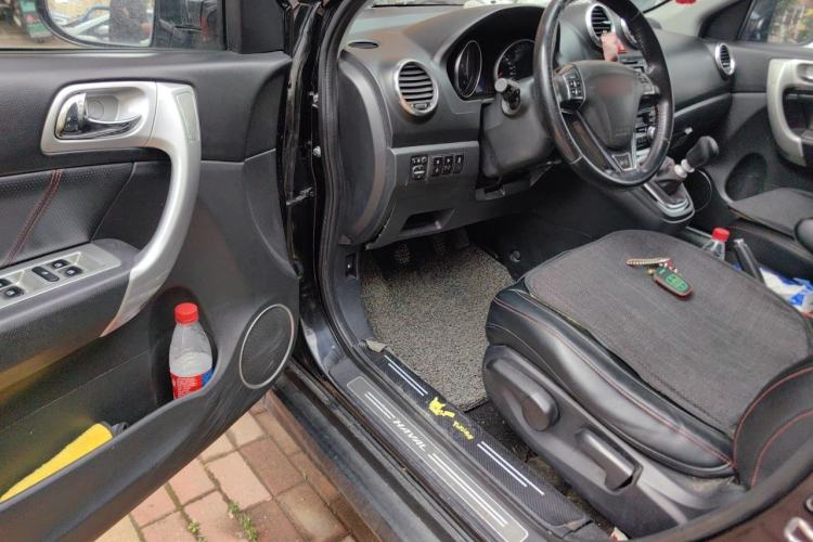 Used Haval H6 2015 Upgraded Model 1.5T Manual Two-Wheel Drive Elite Version Driver Seat