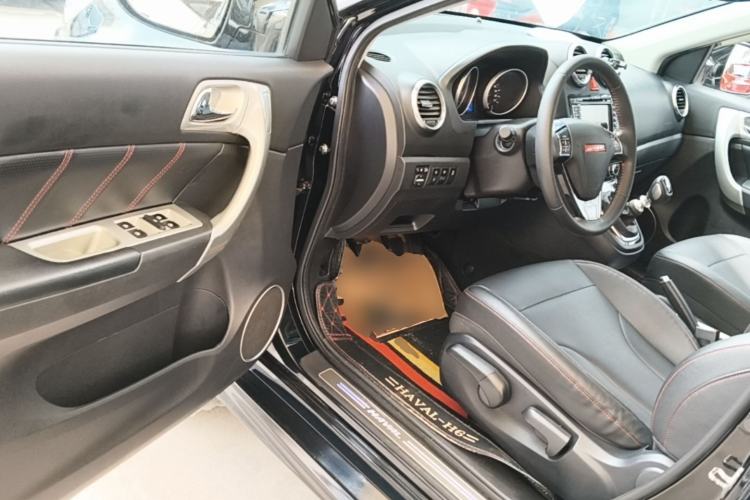Used Haval H6 2015 Upgraded Model 1.5T Manual Two-Wheel Drive Elite Version Driver Seat