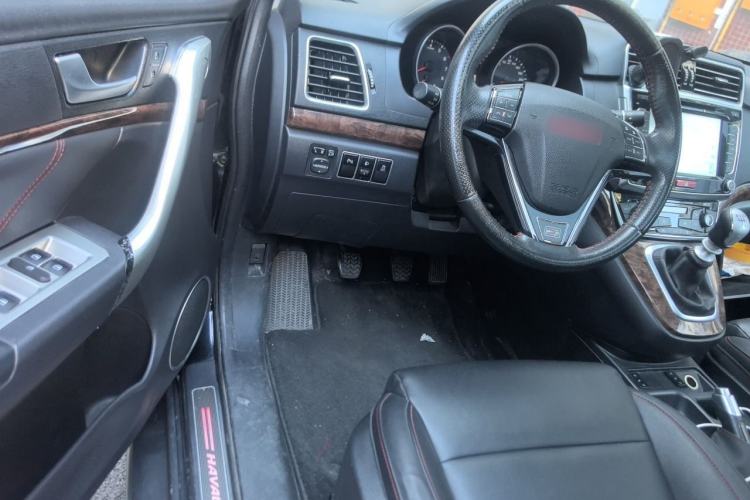 Used Haval H6 2015 Revised Version Sport Edition 1.5T Manual Transmission Two-Wheel Drive Elite Grade Driver Seat
