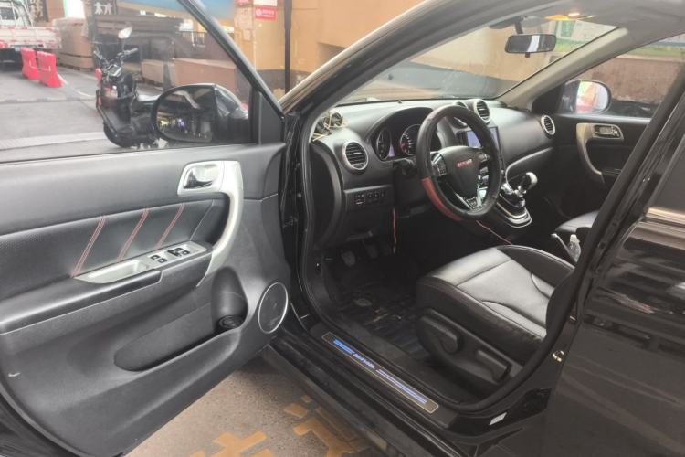 Used Haval H6 2015 Upgraded Model 1.5T Manual Two-Wheel Drive Elite Version Driver Seat