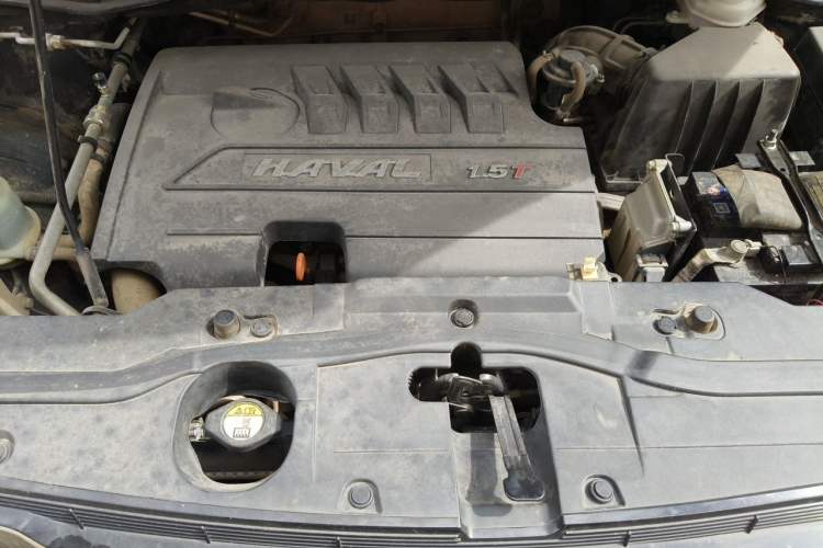 Used Haval H6 2015 Upgraded Model 1.5T Manual Two-Wheel Drive Elite Version Engine Bay