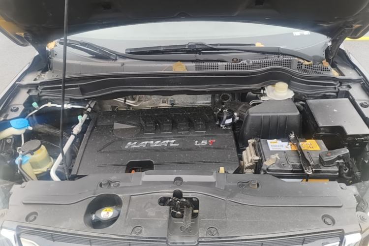 Used Haval H6 2015 Upgraded Model 1.5T Manual Two-Wheel Drive Elite Version Engine Bay