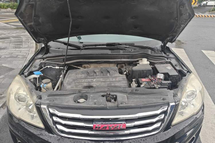 Used Haval H6 2015 Upgraded Model 1.5T Manual Two-Wheel Drive Elite Version Engine Bay