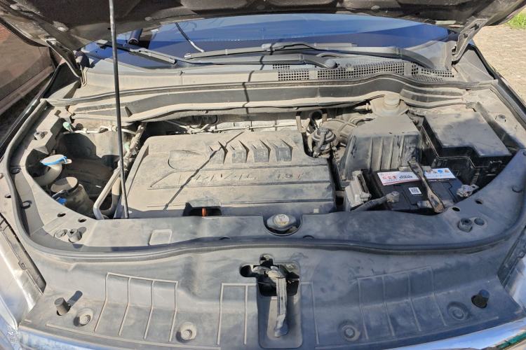 Used Haval H6 2015 Sport Edition 1.5T Manual Two-Wheel Drive Elite Model Engine Bay
