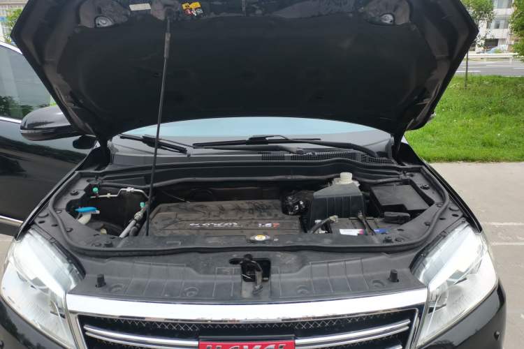 Used Haval H6 2015 Upgraded Model 1.5T Manual Two-Wheel Drive Prestige Version Engine Bay