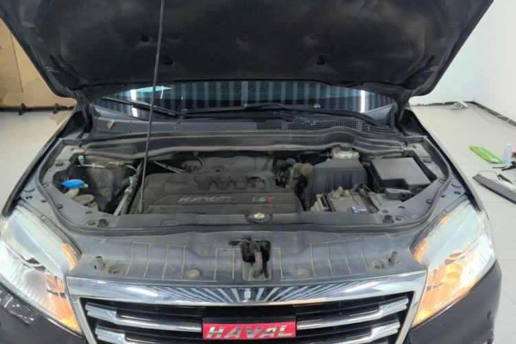 Used Haval H6 2015 Sport Edition 1.5T Automatic Two-Wheel Drive Luxury Model Engine Bay