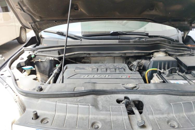 Used Haval H6 2015 Sport Edition 1.5T Automatic Two-Wheel Drive Luxury Model Engine Bay