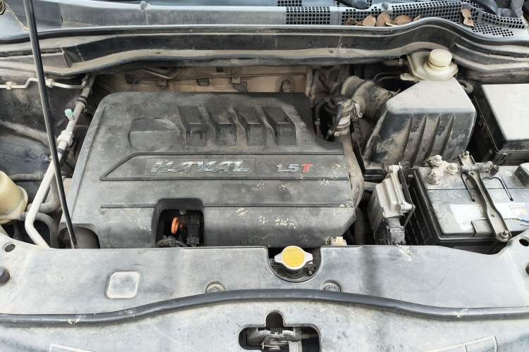 Used Haval H6 2015 Sport Edition 1.5T Automatic Two-Wheel Drive Luxury Model Engine Bay