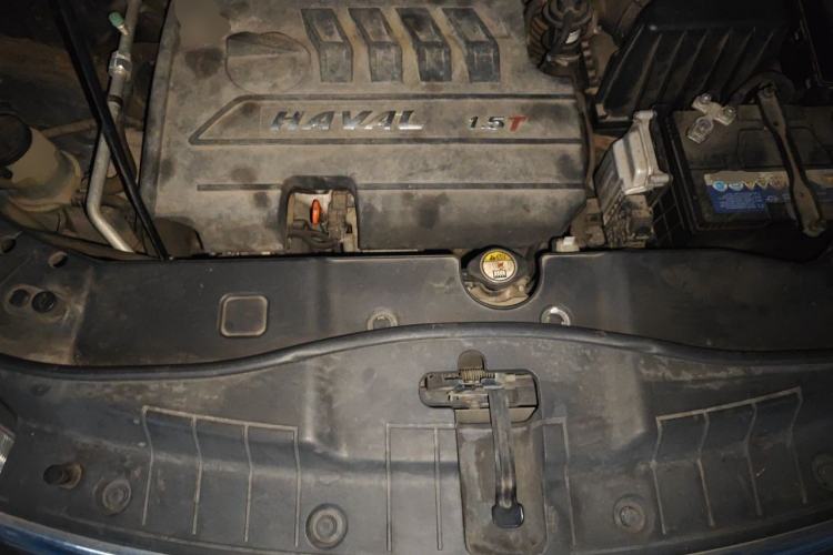 Used Haval H6 2015 Sport Edition 1.5T Automatic Two-Wheel Drive Luxury Model Engine Bay