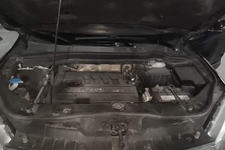 Used Haval H6 2015 Sport Edition 1.5T Automatic Two-Wheel Drive Luxury Model Engine Bay