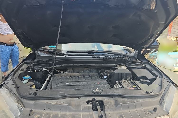 Used Haval H6 2015 Sport Edition 1.5T Automatic Two-Wheel Drive Luxury Model Engine Bay