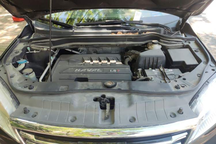 Used Haval H6 2015 Revised Version Sport Edition 1.5T Manual Transmission Two-Wheel Drive Elite Grade Engine Bay