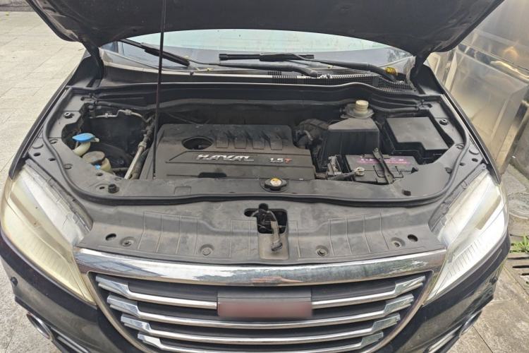 Used Haval H6 2015 Revised Version Sport Edition 1.5T Manual Transmission Two-Wheel Drive Elite Grade Engine Bay