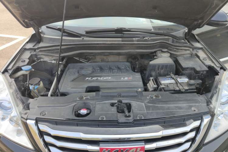 Used Haval H6 2015 Upgraded Model 1.5T Manual 4x4 Elite Version Engine Bay