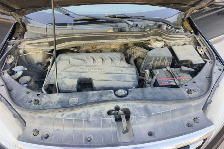 Used Haval H6 2015 Revised Version Sport Edition 1.5T Manual Transmission Two-Wheel Drive Elite Grade Engine Bay