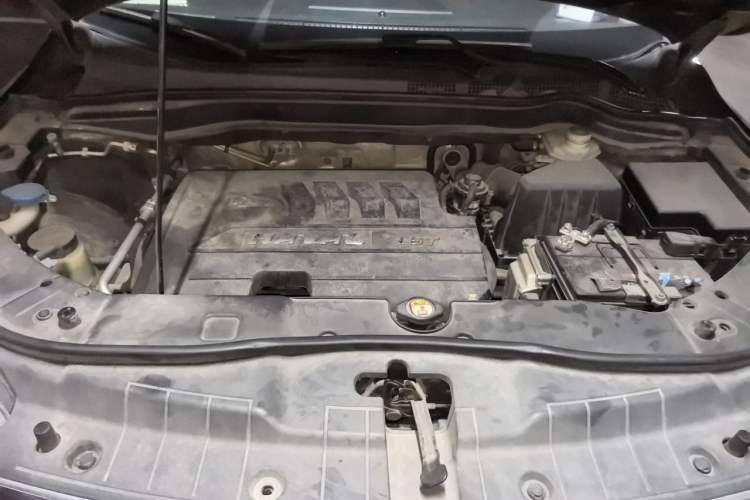 Used Haval H6 2015 Sport Edition 1.5T Automatic Two-Wheel Drive Luxury Model Engine Bay