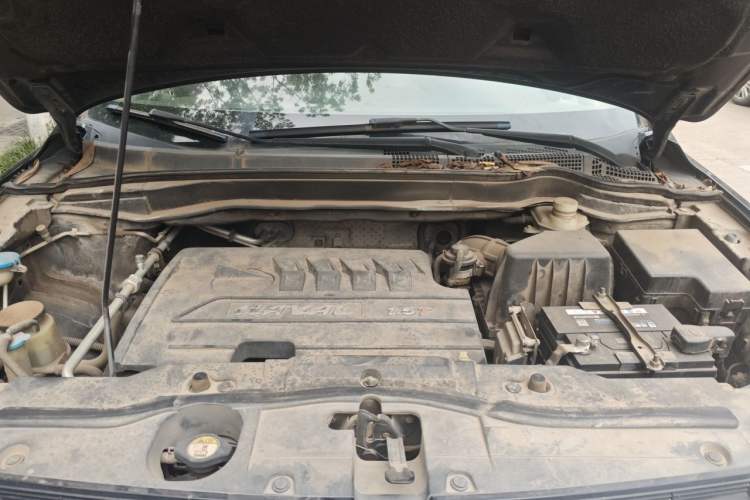 Used Haval H6 2015 Upgraded Model 1.5T Manual Two-Wheel Drive Elite Version Engine Bay
