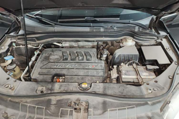 Used Haval H6 2015 Sport Edition 1.5T Automatic Two-Wheel Drive Luxury Model Engine Bay