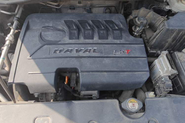 Used Haval H6 2015 Sport Edition 1.5T Automatic Two-Wheel Drive Luxury Model Engine Bay