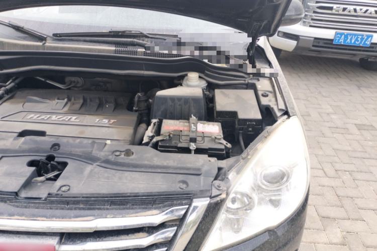 Used Haval H6 2015 Upgraded Model 1.5T Manual 4x4 Elite Version Engine Bay Left