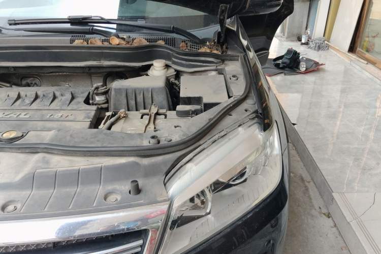 Used Haval H6 2015 Sport Edition 1.5T Manual Two-Wheel Drive Elite Model Engine Bay Left
