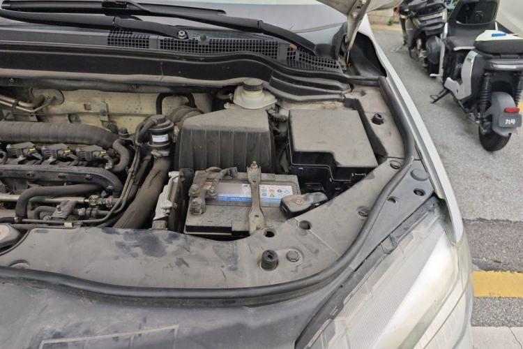 Used Haval H6 2015 Sport Edition 1.5T Automatic Two-Wheel Drive Luxury Model Engine Bay Left
