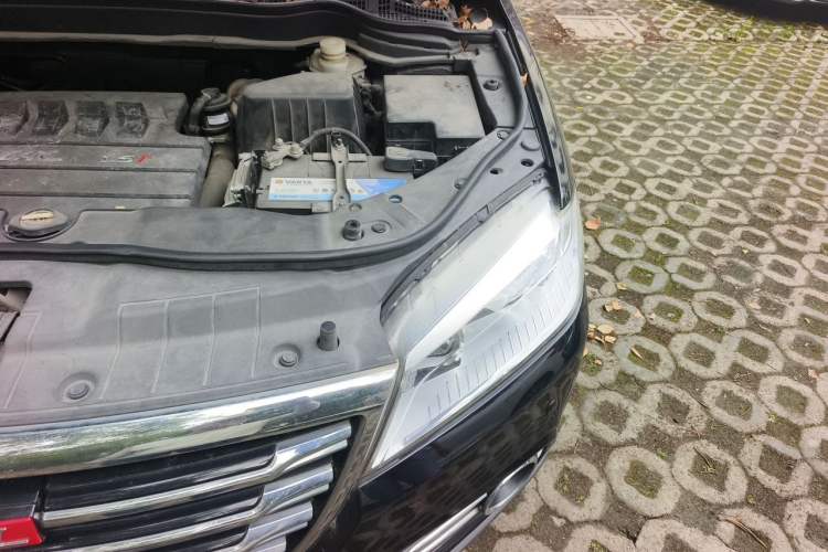 Used Haval H6 2015 Sport Edition 1.5T Automatic Two-Wheel Drive Luxury Model Engine Bay Left