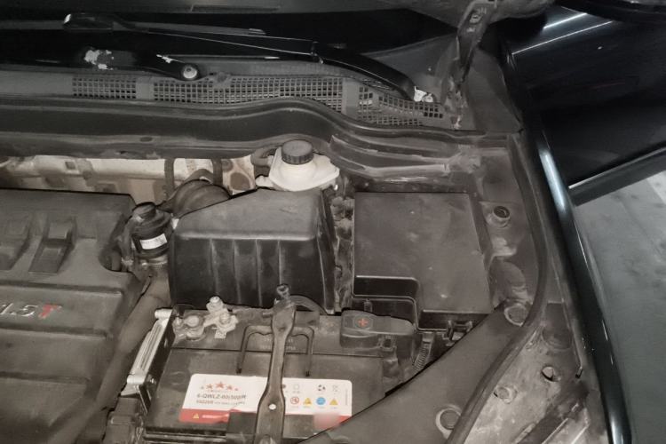 Used Haval H6 2015 Sport Edition 1.5T Automatic Two-Wheel Drive Luxury Model Engine Bay Left