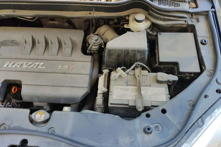 Used Haval H6 2015 Sport Edition 1.5T Automatic Two-Wheel Drive Luxury Model Engine Bay Left