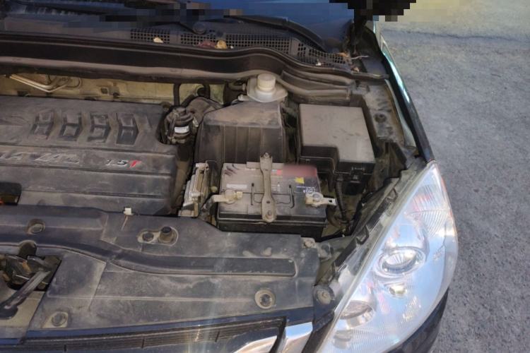 Used Haval H6 2015 Upgraded Model 1.5T Manual 4x4 Elite Version Engine Bay Left