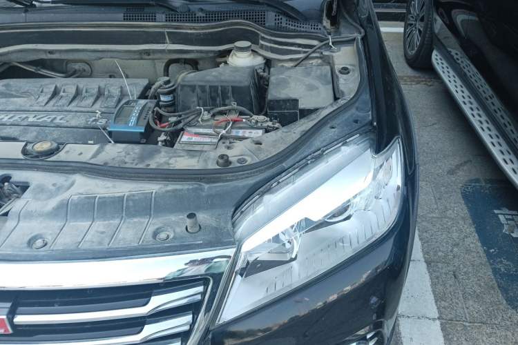 Used Haval H6 2015 Sport Edition 1.5T Automatic Two-Wheel Drive Luxury Model Engine Bay Left