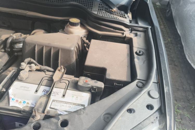 Used Haval H6 2015 Sport Edition 1.5T Automatic Two-Wheel Drive Luxury Model Engine Bay Left