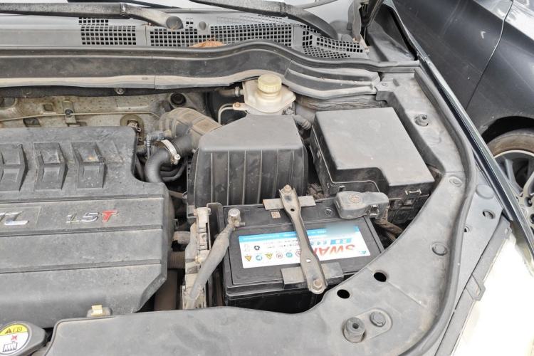 Used Haval H6 2015 Sport Edition 1.5T Manual Two-Wheel Drive Elite Model Engine Bay Left