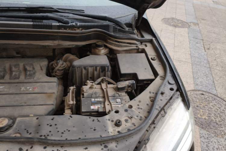 Used Haval H6 2015 Sport Edition 1.5T Automatic Two-Wheel Drive Luxury Model Engine Bay Left