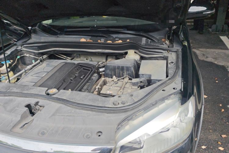 Used Haval H6 2015 Sport Edition 1.5T Automatic Two-Wheel Drive Luxury Model Engine Bay Left